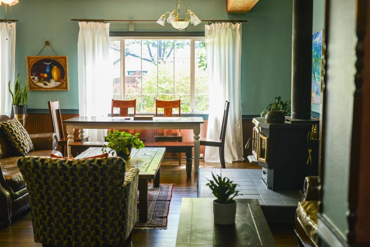 Westfir Lodge & Mountain Market Oakridge Ngoại thất bức ảnh